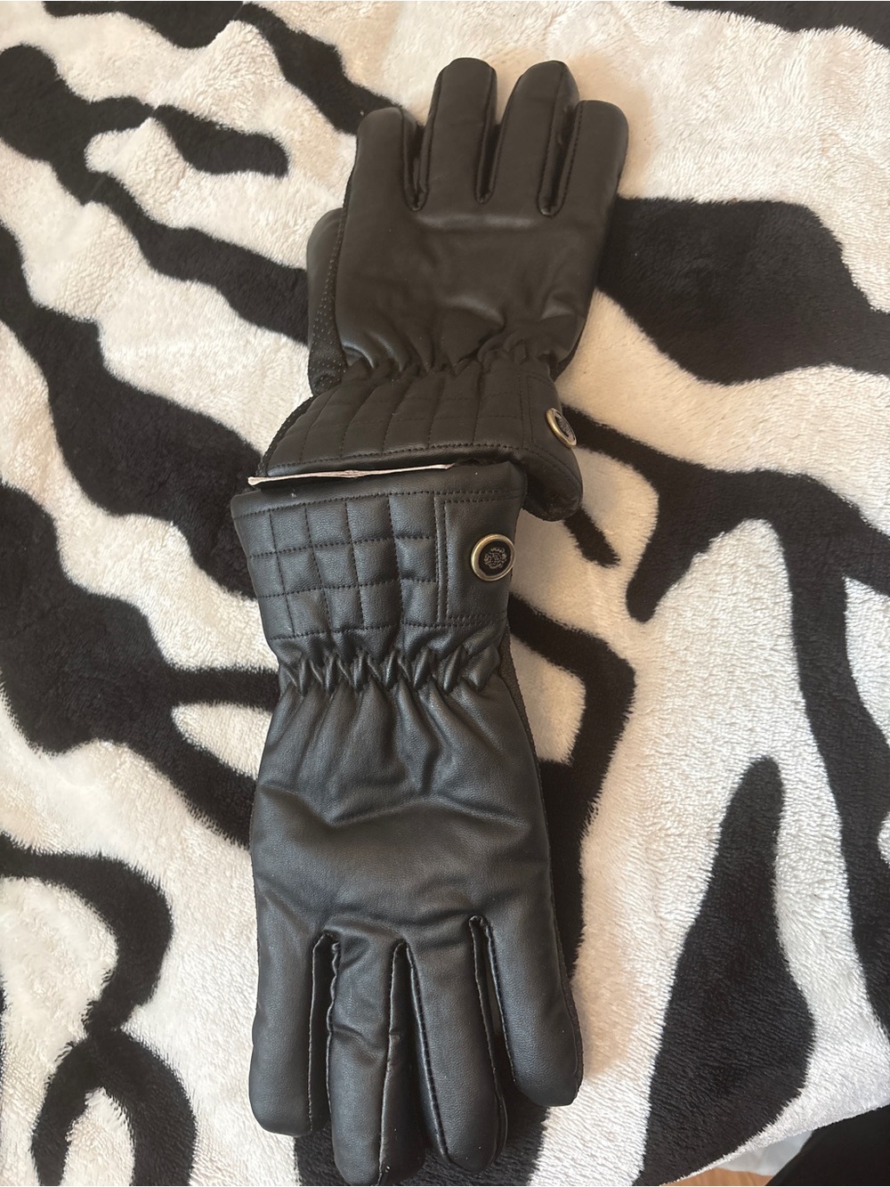 Men’s Black Quilted Winter Gloves with Snap Cuff